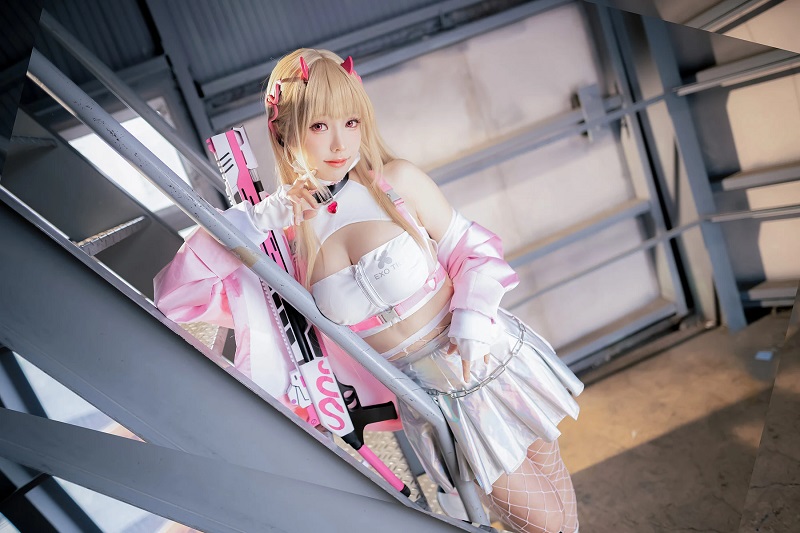 图片[2]-台妹Coser ElyEE子写真合集下载：从碧蓝航线到原神，极致御姐风的视觉盛宴