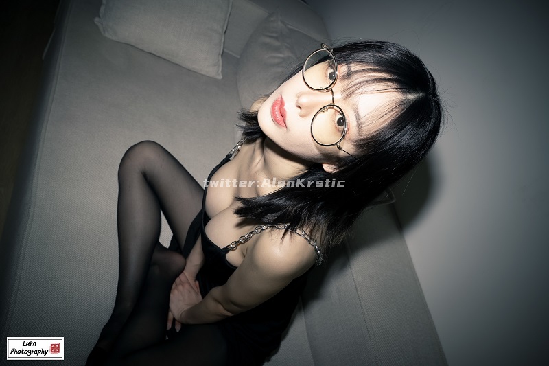 图片[3]-超绝纯欲气质！全网人气模特宝宝甜（眼镜妹小七）绝美写真图集 | 高清壁纸下载